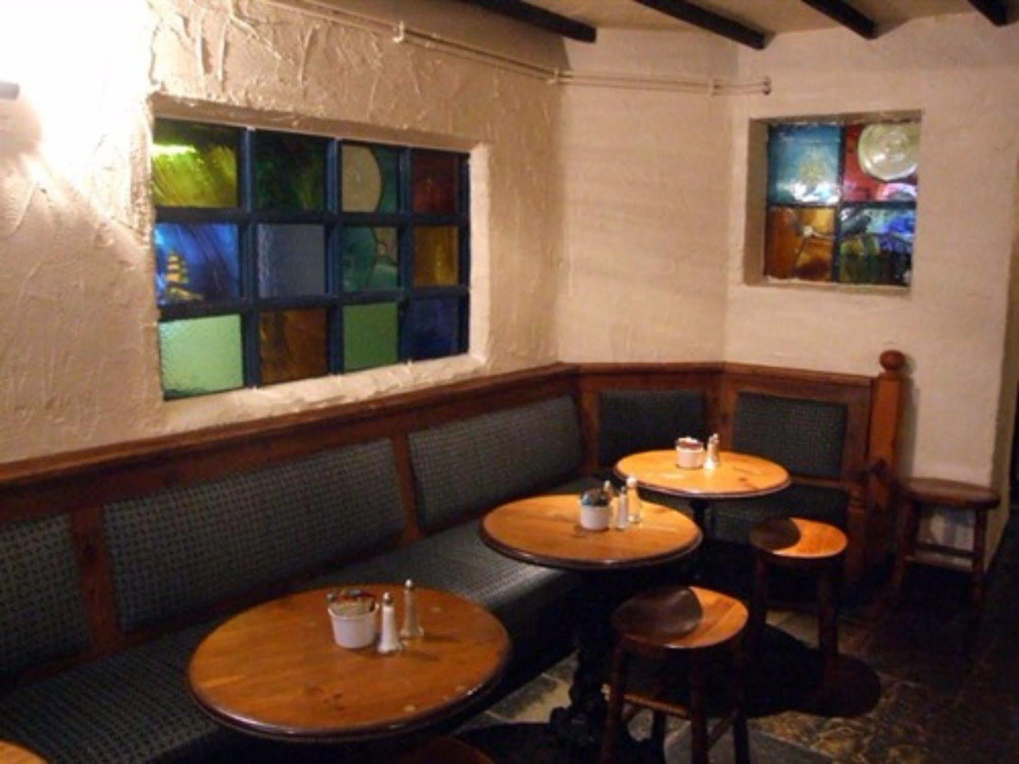 Dobbins Inn Carrickfergus Exterior photo